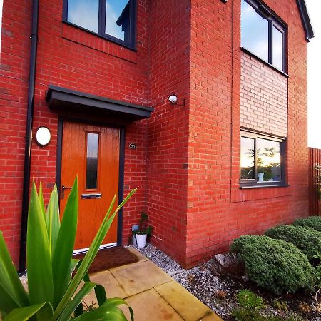 The Lawnswood - Central Manchester Holiday Home With Free Parking מראה חיצוני תמונה