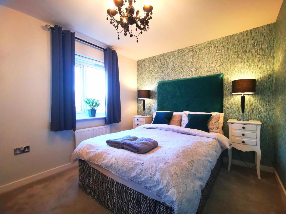 The Lawnswood - Central Manchester Holiday Home With Free Parking מראה חיצוני תמונה