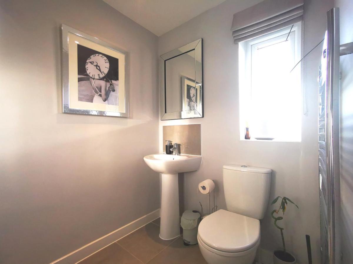 The Lawnswood - Central Manchester Holiday Home With Free Parking מראה חיצוני תמונה