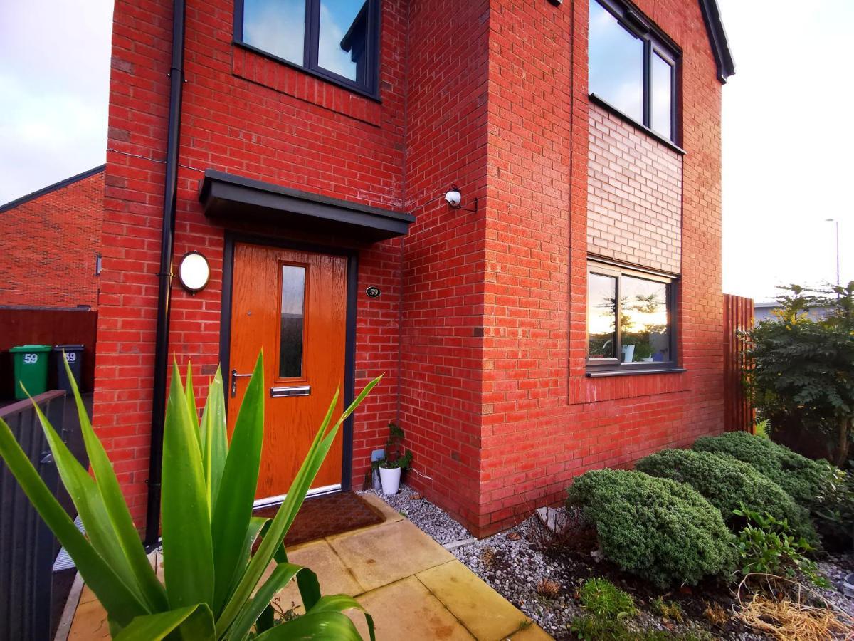 The Lawnswood - Central Manchester Holiday Home With Free Parking מראה חיצוני תמונה