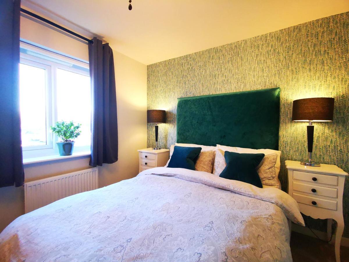 The Lawnswood - Central Manchester Holiday Home With Free Parking מראה חיצוני תמונה