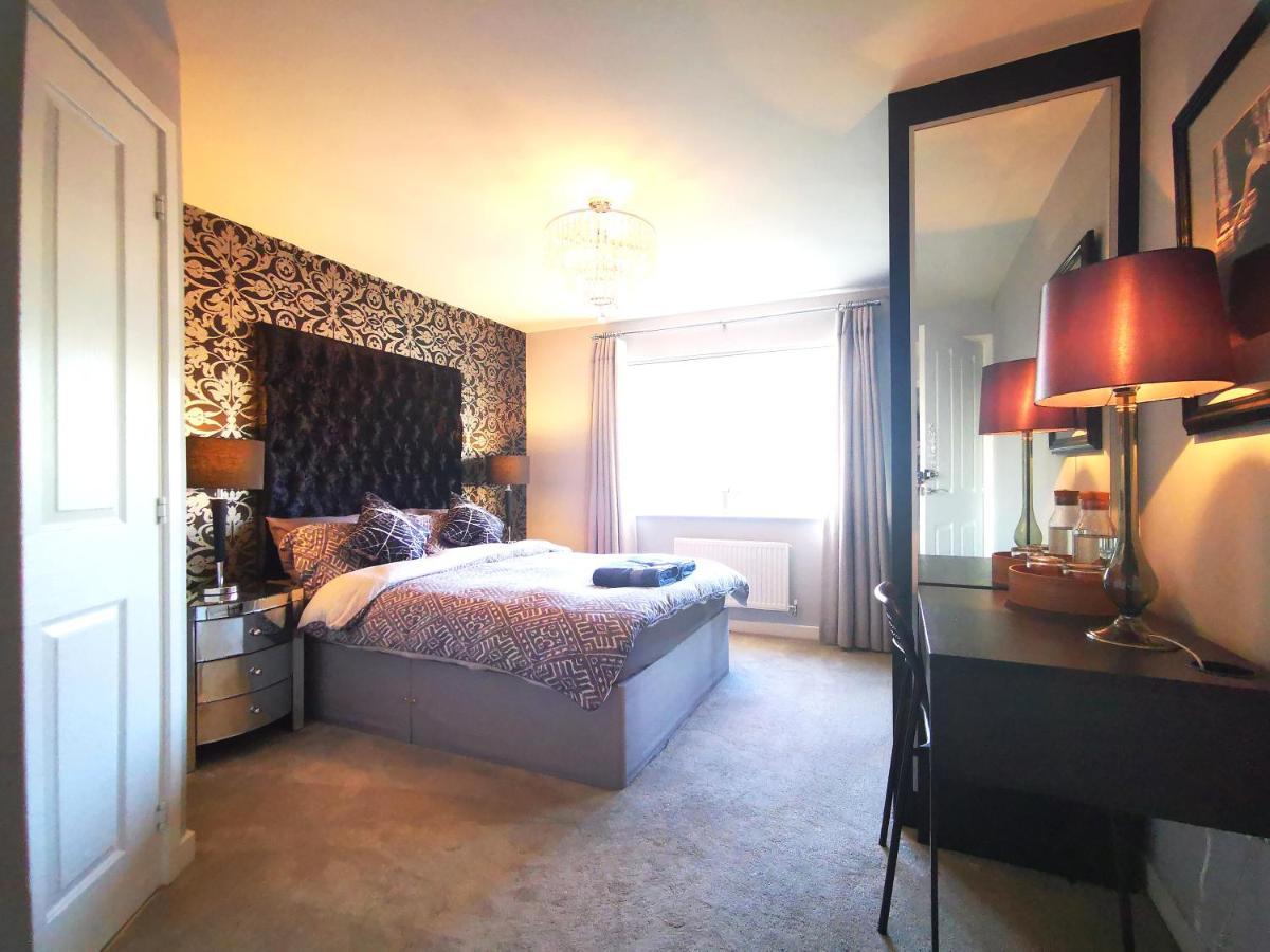 The Lawnswood - Central Manchester Holiday Home With Free Parking מראה חיצוני תמונה