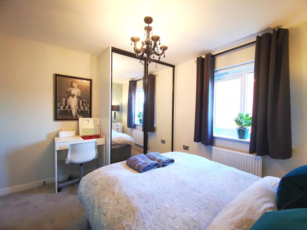 The Lawnswood - Central Manchester Holiday Home With Free Parking מראה חיצוני תמונה