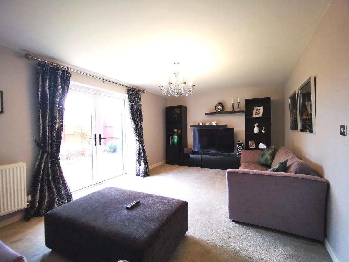 The Lawnswood - Central Manchester Holiday Home With Free Parking מראה חיצוני תמונה